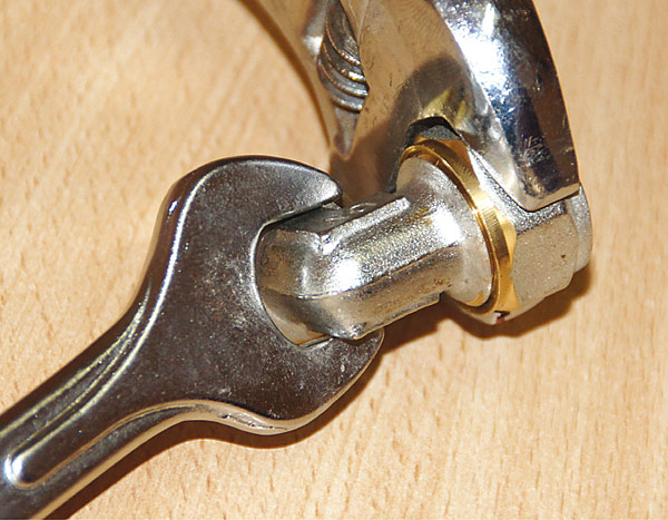 Do montażu złączek systemu Aqualpex wystarczają dwa klucze płaskie lub nastawne z gładkimi szczękami
